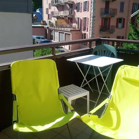 D'une A Mont Blanc Avec Magnifique Vue Sur La Montagne Balcon Amenage Et Wifi A 400 M Des Pistes 아파트 *