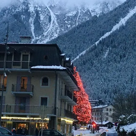 D'une A Mont Blanc Avec Magnifique Vue Sur La Montagne Balcon Amenage Et Wifi A 400 M Des Pistes * 샤모니