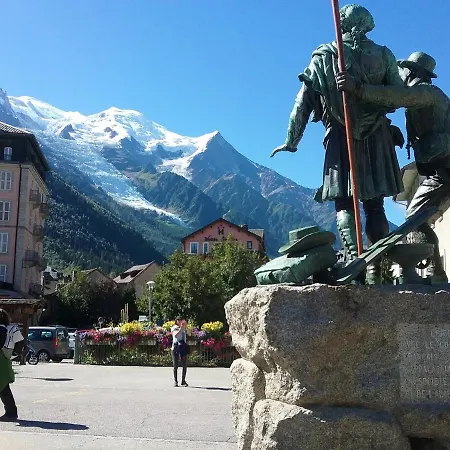 아파트 D'une A Mont Blanc Avec Magnifique Vue Sur La Montagne Balcon Amenage Et Wifi A 400 M Des Pistes